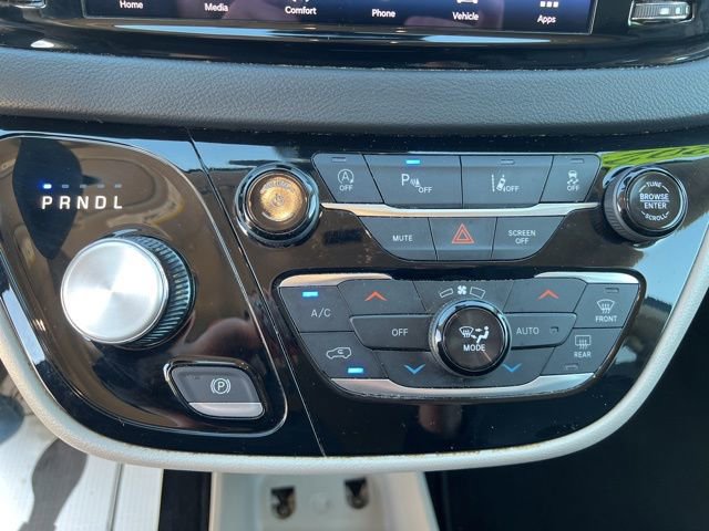 Certified 2023 Chrysler Pacifica Touring-L image 27