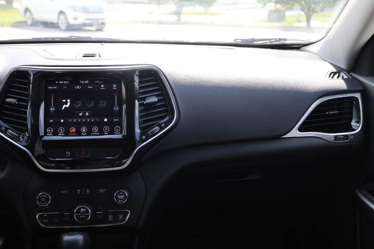 Used 2019 Jeep Cherokee Limited image 24