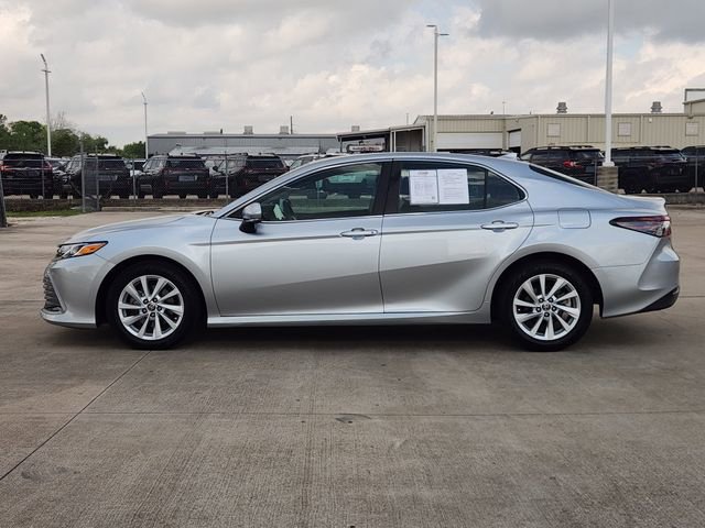 Used 2023 Toyota Camry LE image 4