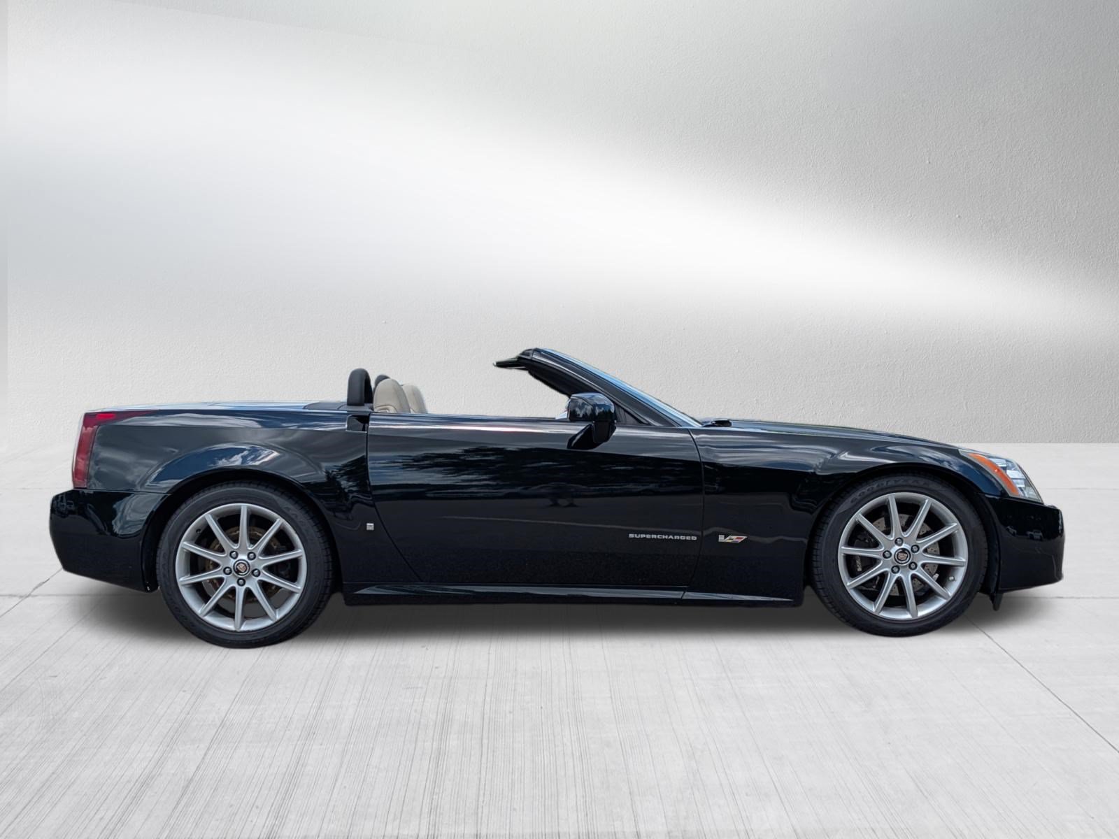 Used 2006 Cadillac XLR V RWD image 8