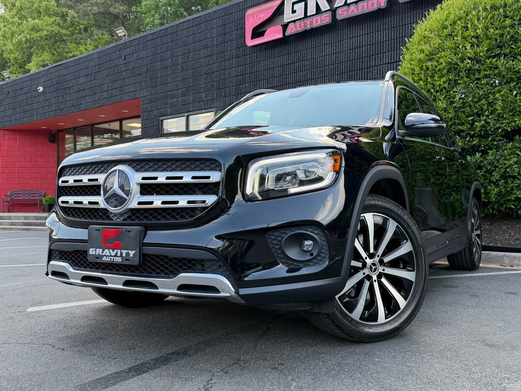 Used 2023 Mercedes-Benz GLB 250 w/ Premium Package image 2
