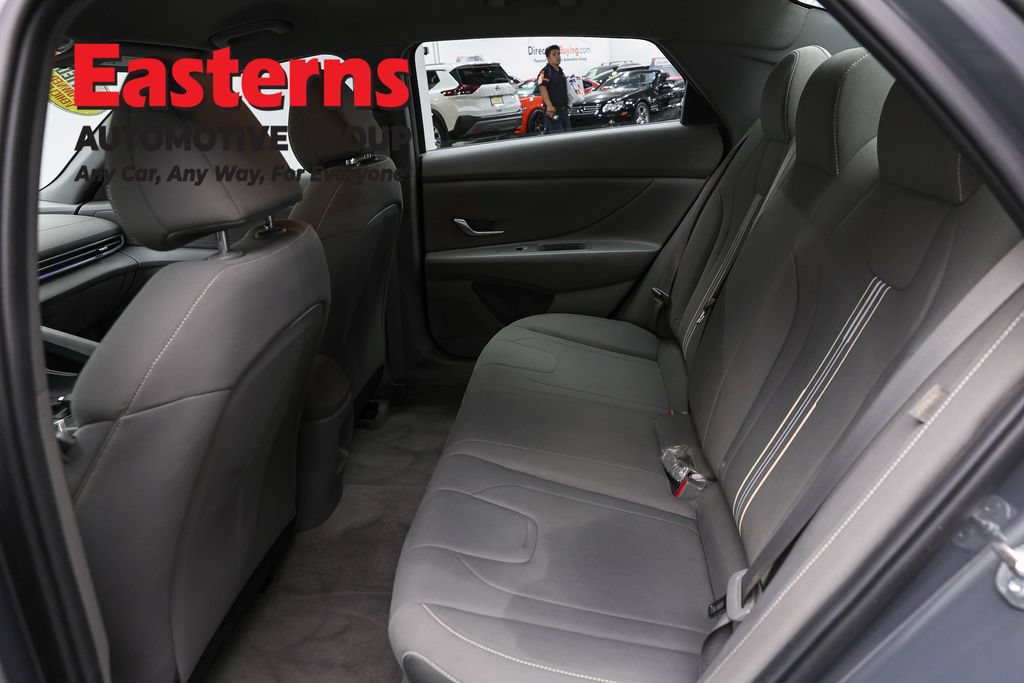 Used 2024 Hyundai Elantra SEL FWD image 20