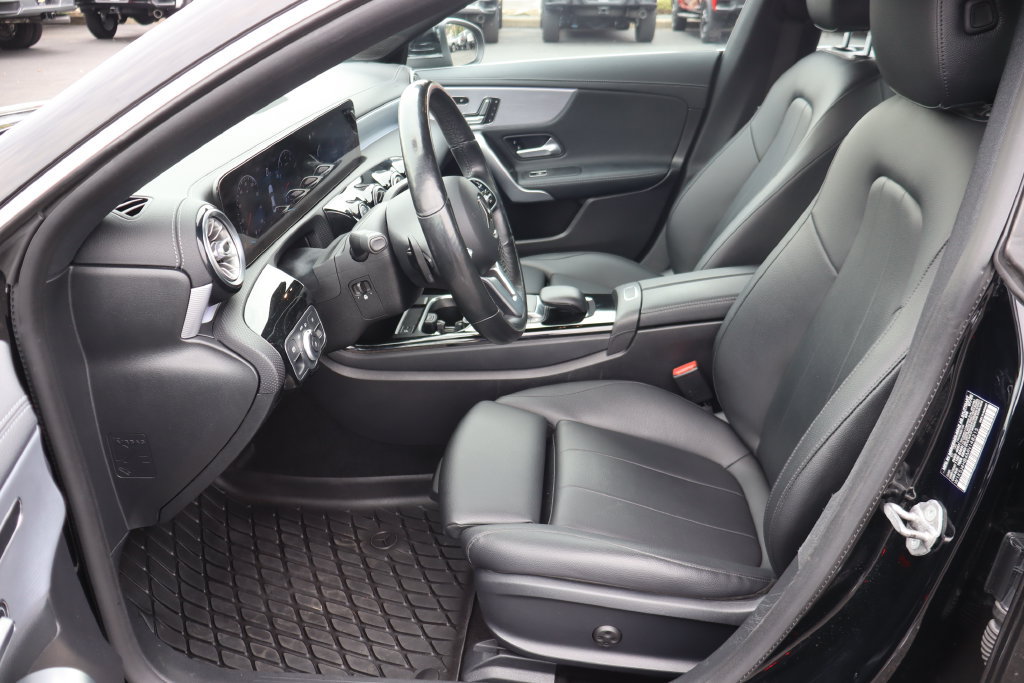 Used 2021 Mercedes-Benz CLA 250 4MATIC image 4