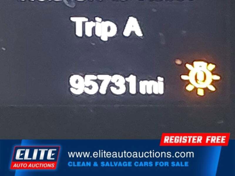 Used 2017 Jeep Renegade Altitude AWD/4WD image 29