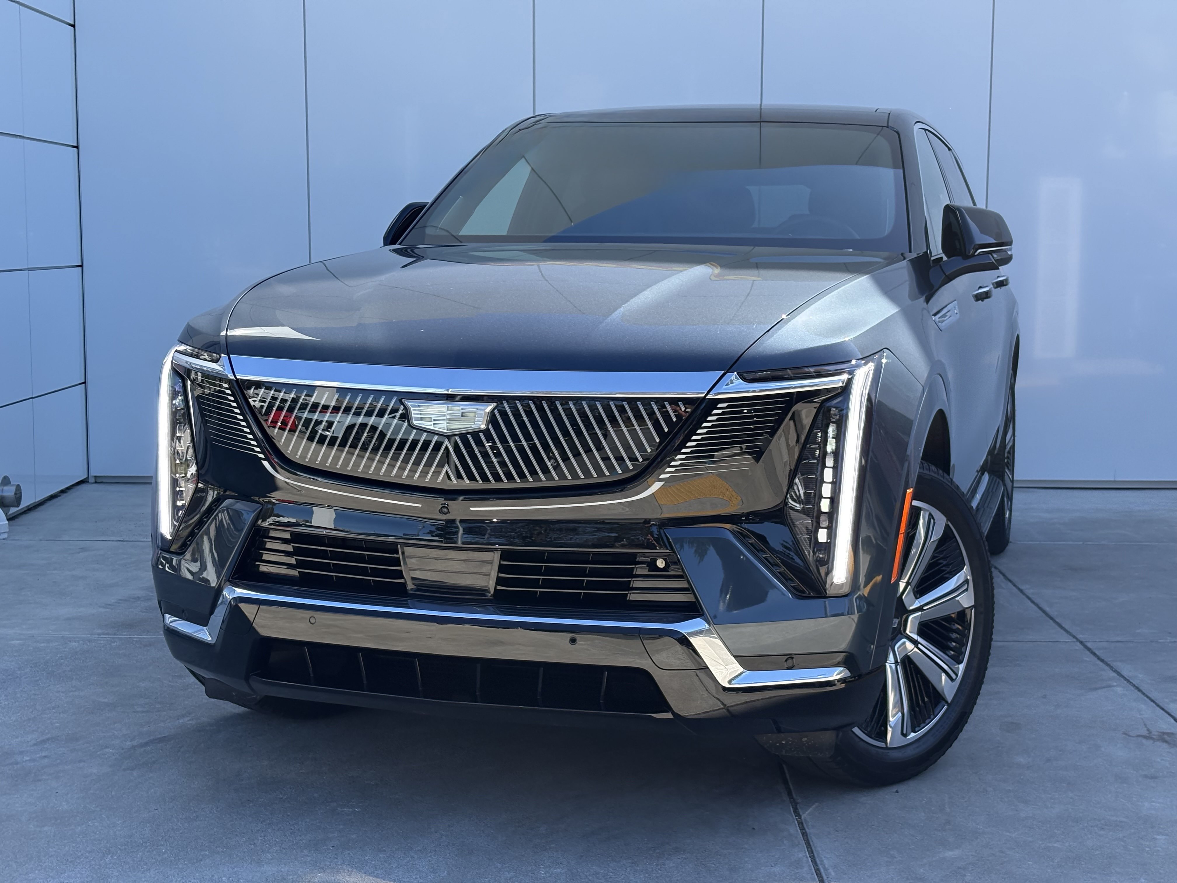 Certified 2025 Cadillac Escalade IQ Luxury 2 w/ LPO, Premium Carpet Package