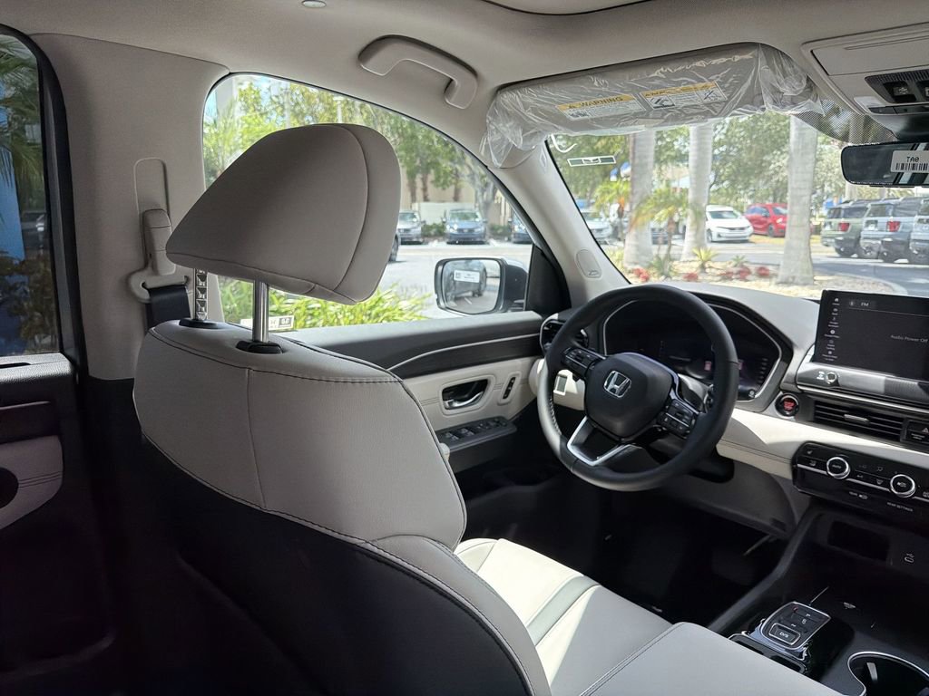New 2026 Honda Pilot Touring image 17