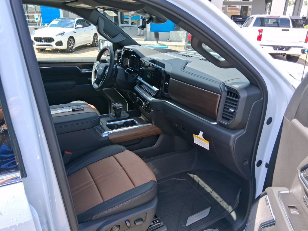 New 2026 Chevrolet Silverado 1500 High Country AWD/4WD image 11