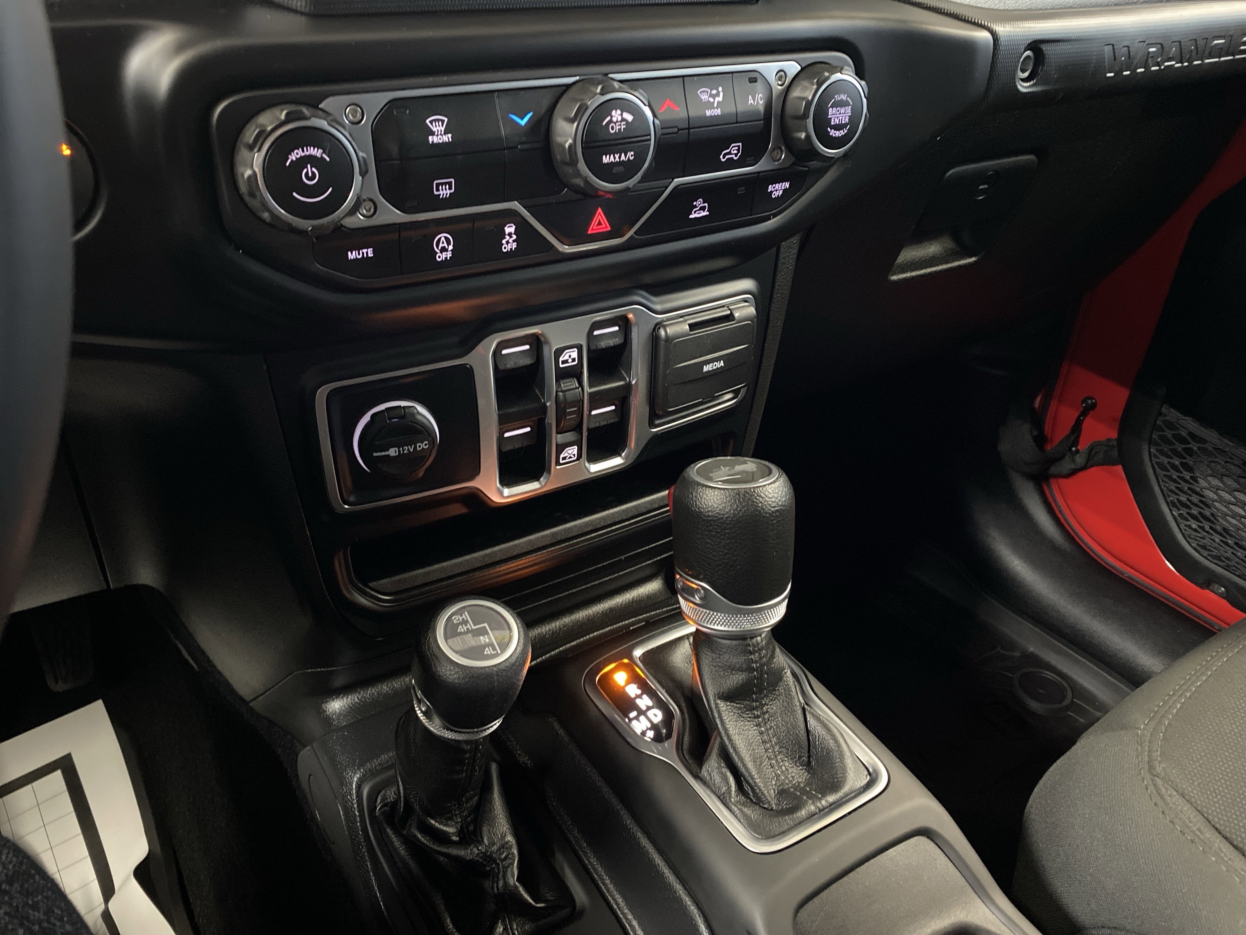 Certified 2023 Jeep Wrangler Willys AWD/4WD image 15