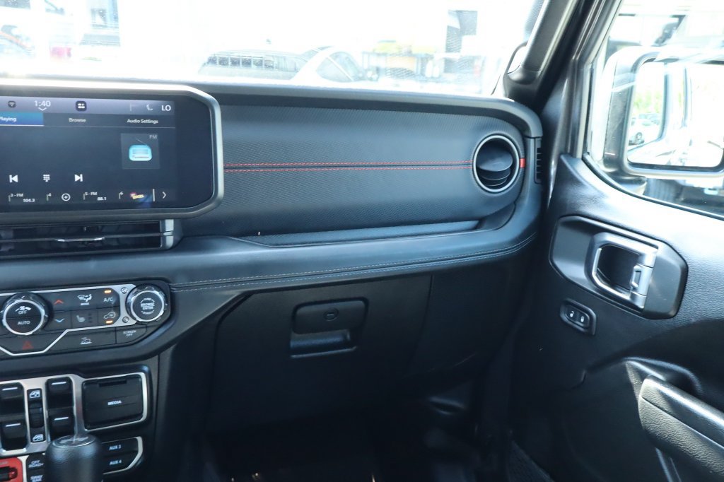 Certified 2025 Jeep Wrangler Unlimited Rubicon w/ Convenience Group AWD/4WD image 30
