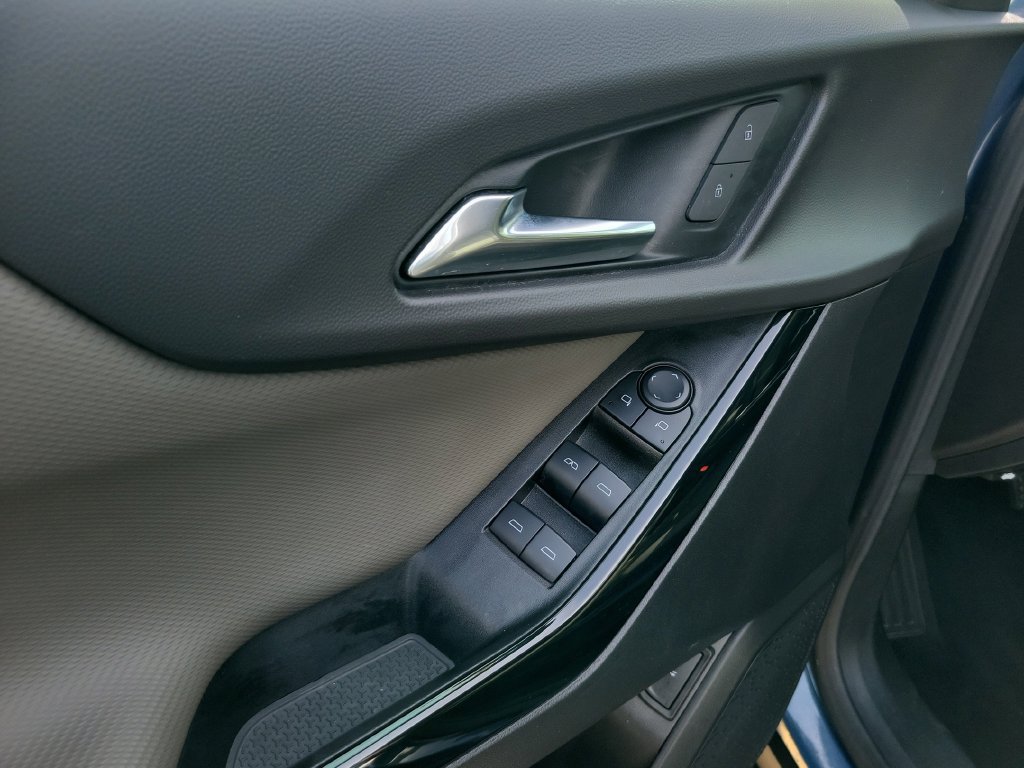 Used 2025 Chevrolet Equinox LT w/ Convenience Package II FWD image 23