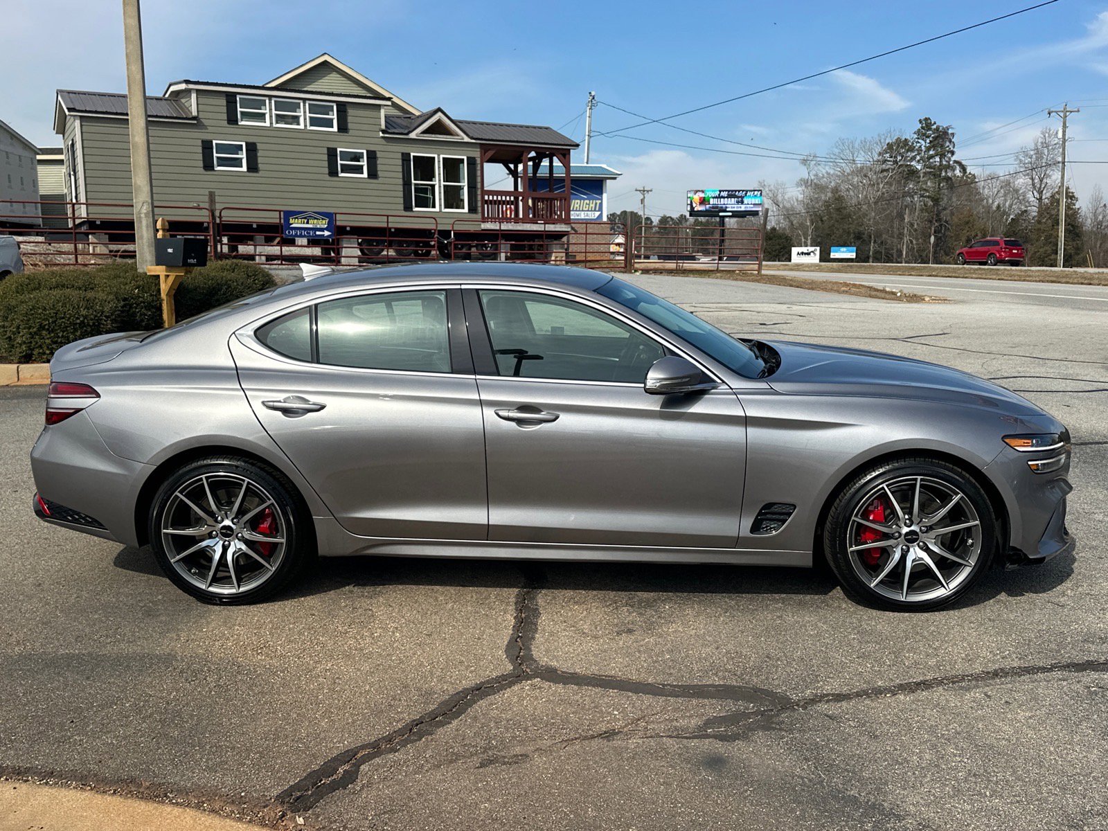 Used 2025 Genesis G70 2.5T image 2