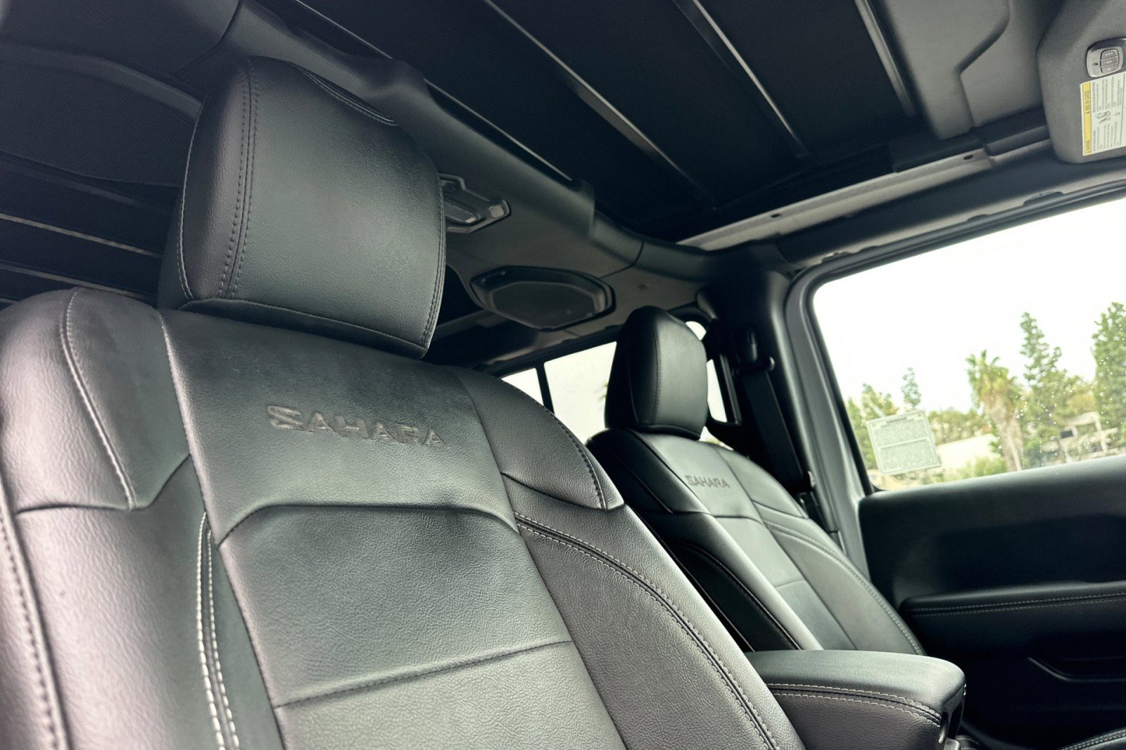 Used 2023 Jeep Wrangler Sahara image 17