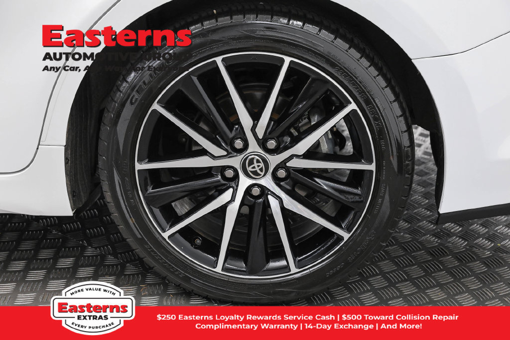 Used 2025 Toyota Camry SE FWD image 31