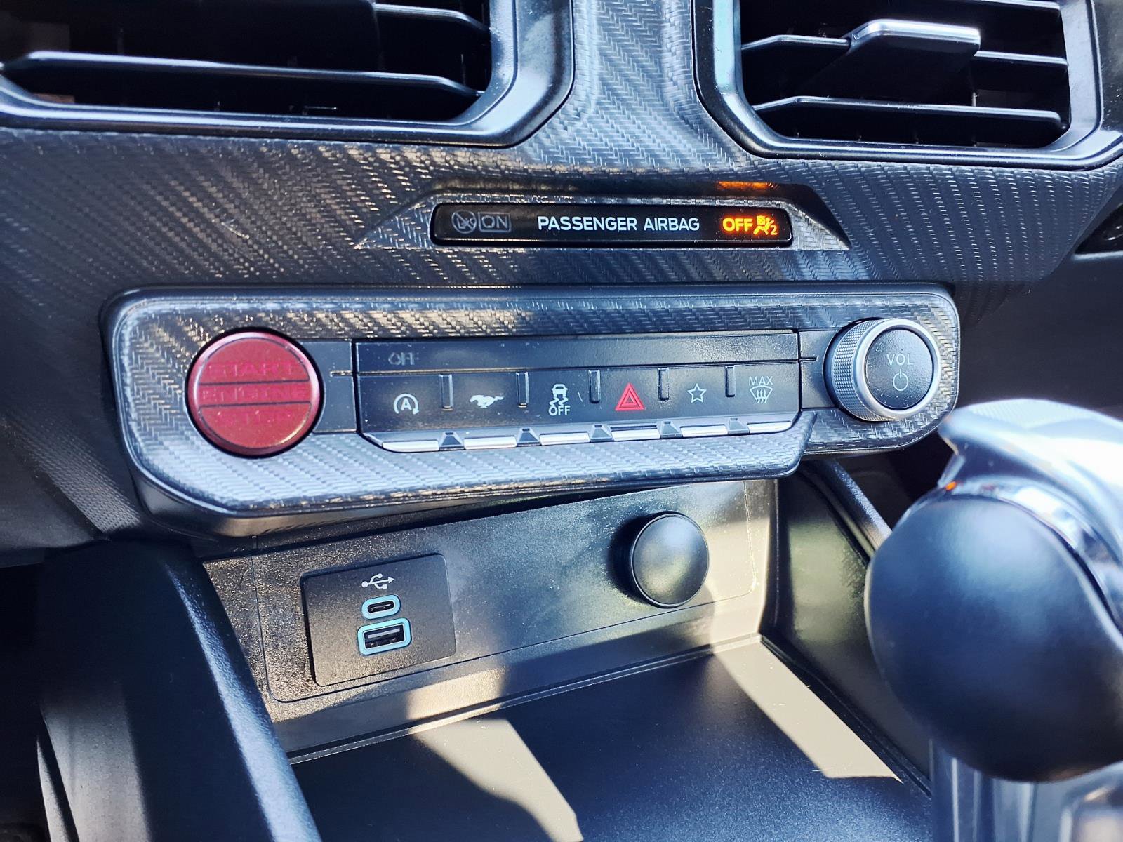 Used 2025 Ford Mustang Coupe image 21