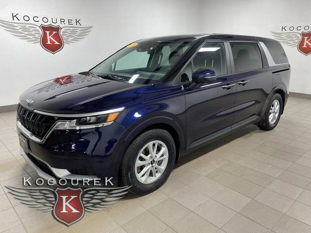 Used 2024 Kia Carnival LX image 3
