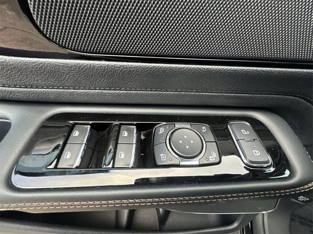 Used 2025 Lincoln Aviator AWD image 13