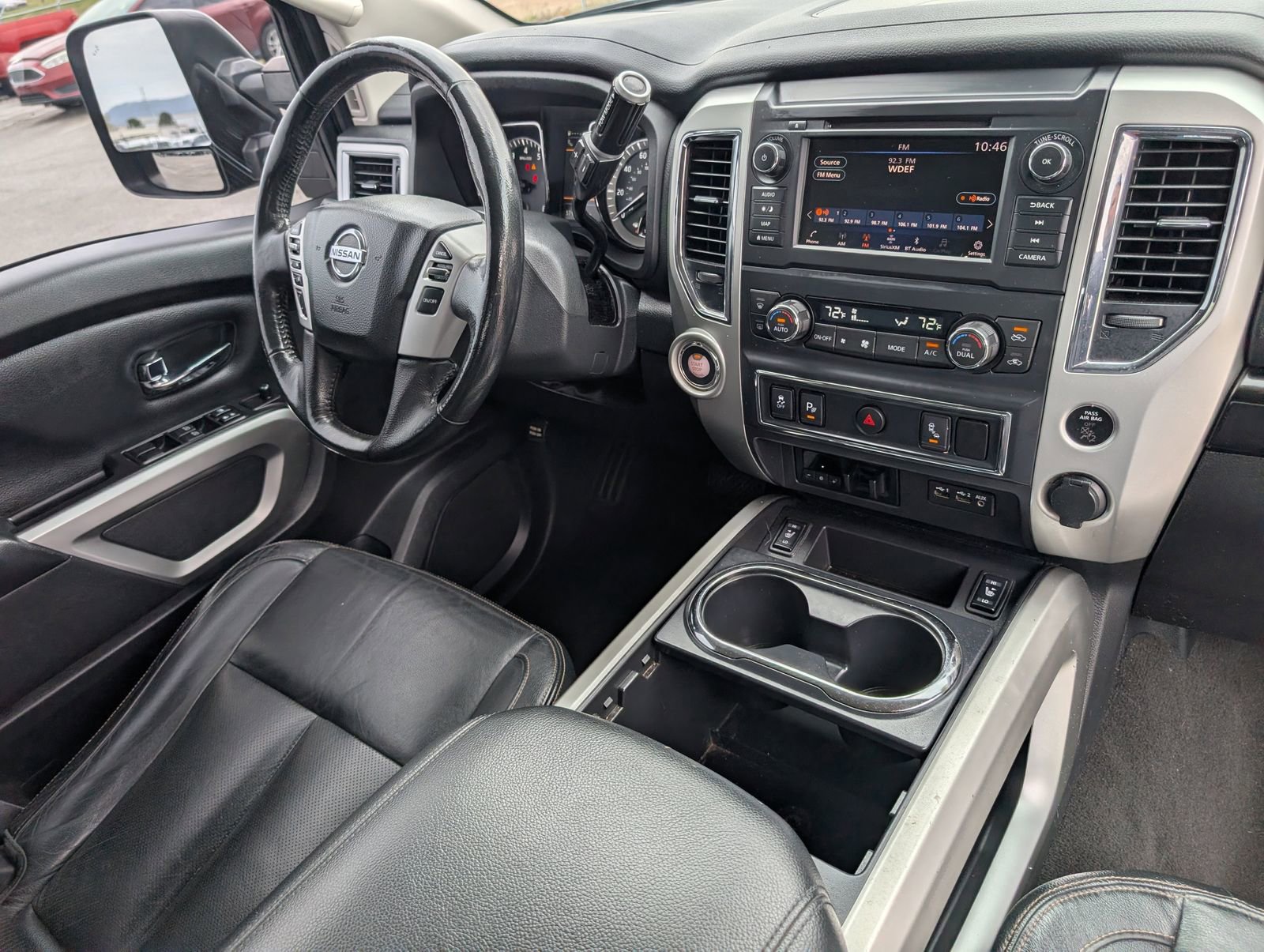 Used 2019 Nissan Titan SV w/ SV Convenience Package image 8