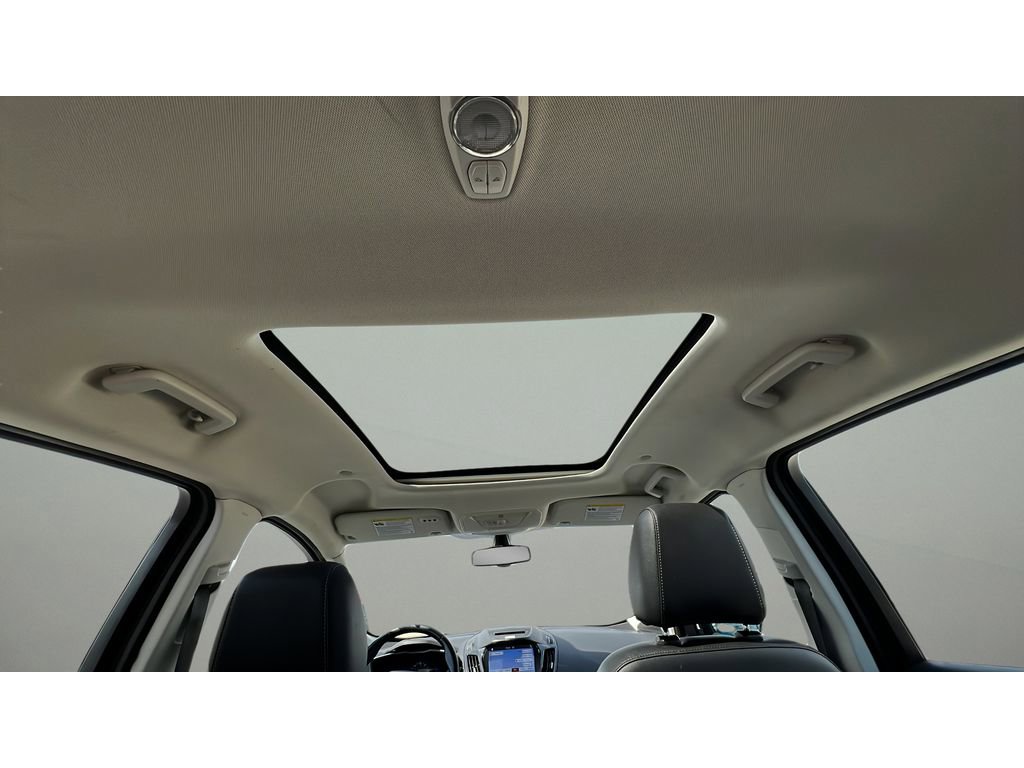 Used 2016 Ford C-MAX Energi SEL w/ Equipment Group 301A FWD image 29