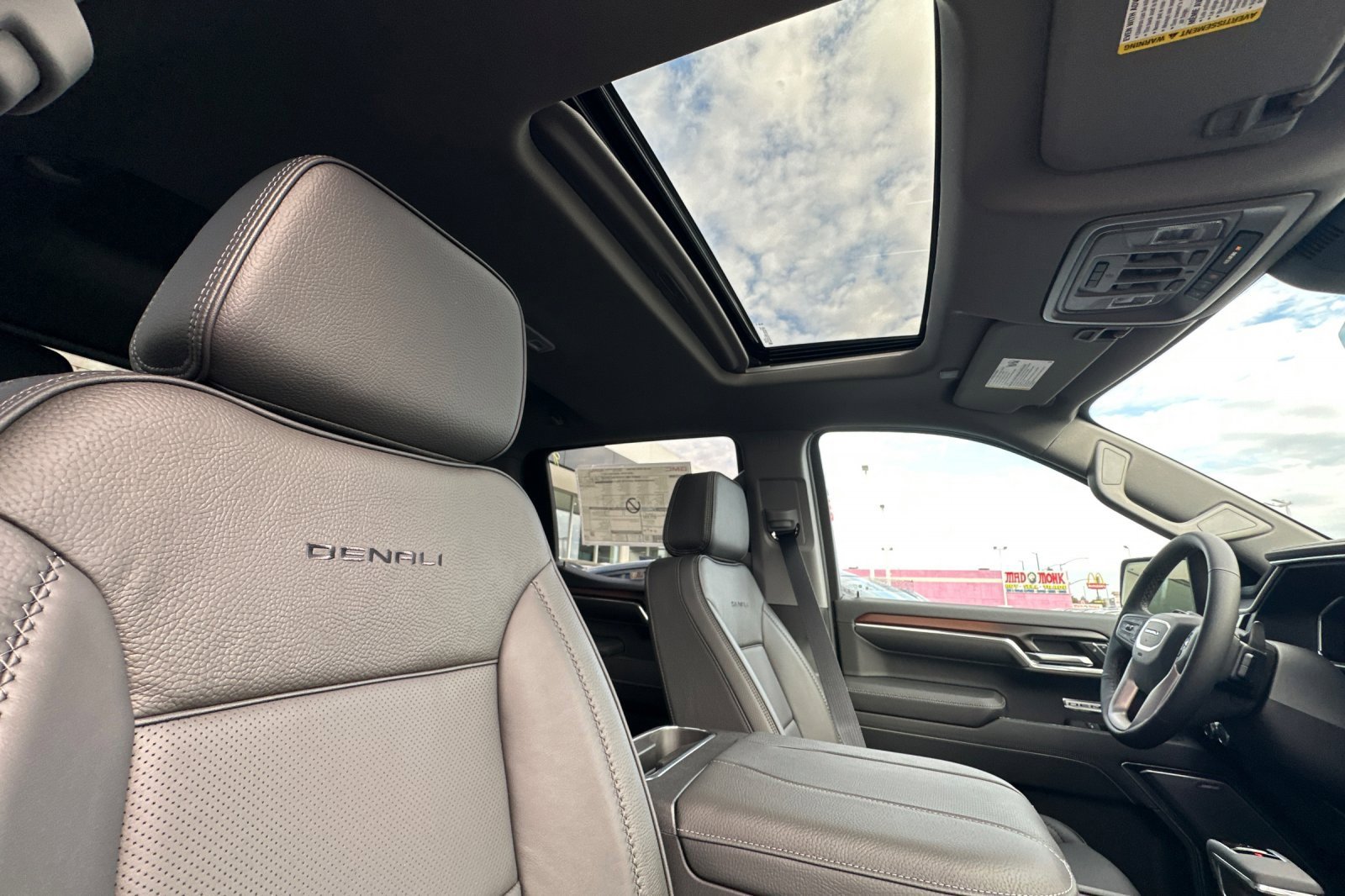 New 2026 GMC Sierra 1500 Denali w/ Denali Reserve Package image 15