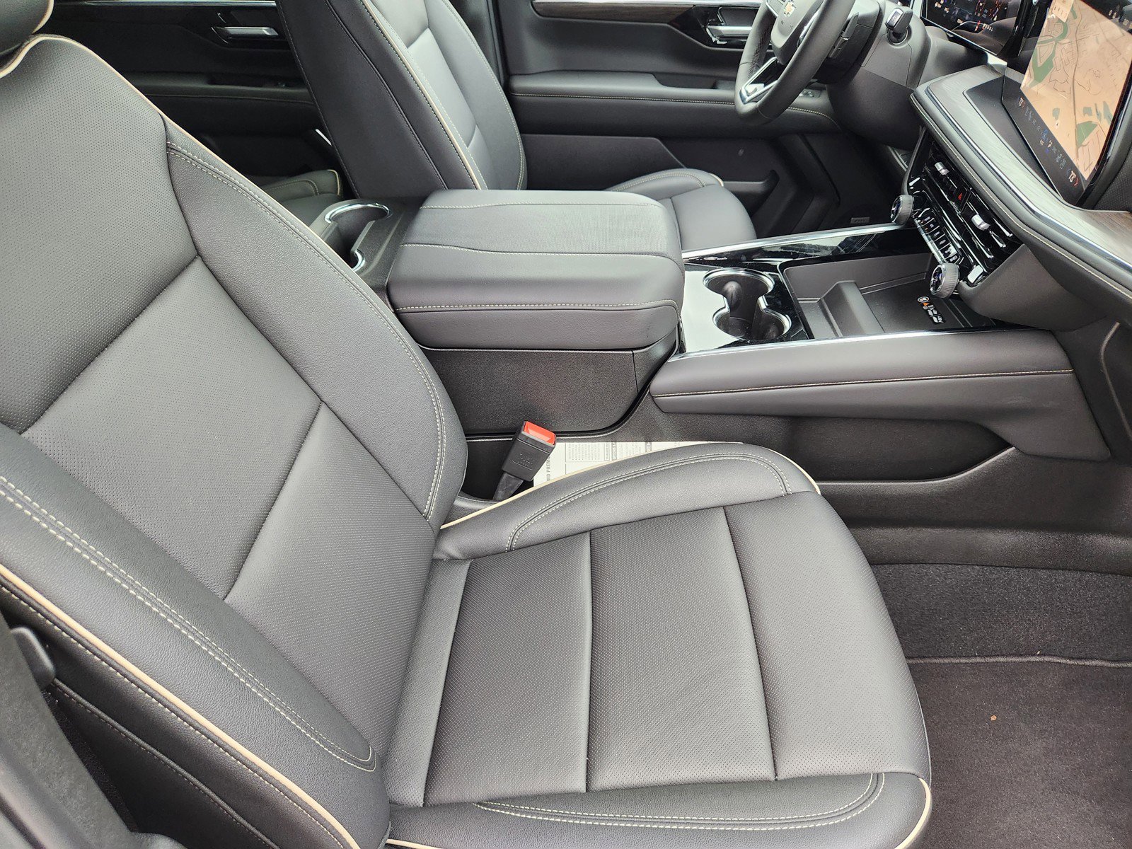 New 2026 Chevrolet Suburban Premier image 10