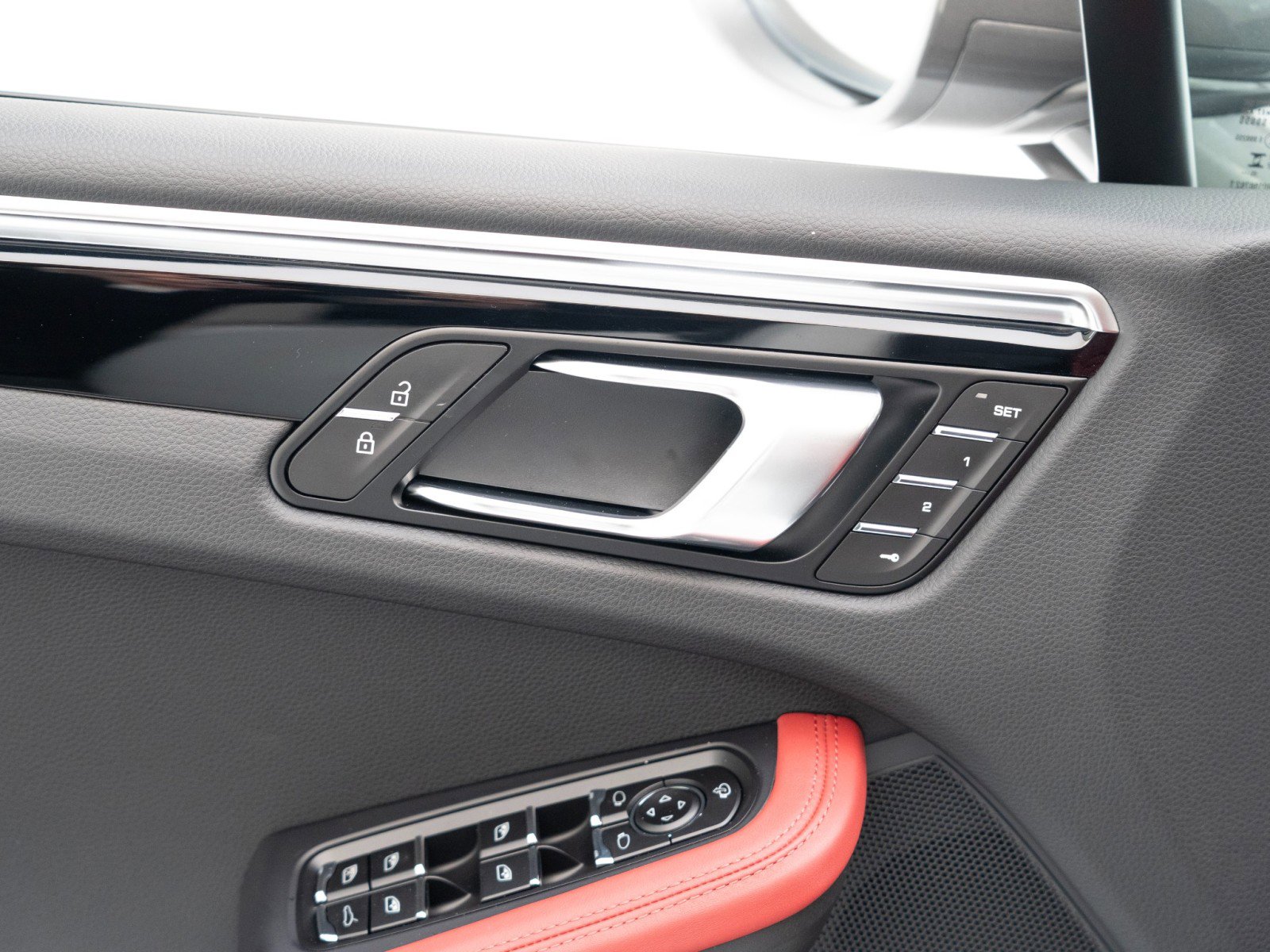 New 2026 Porsche Macan image 23