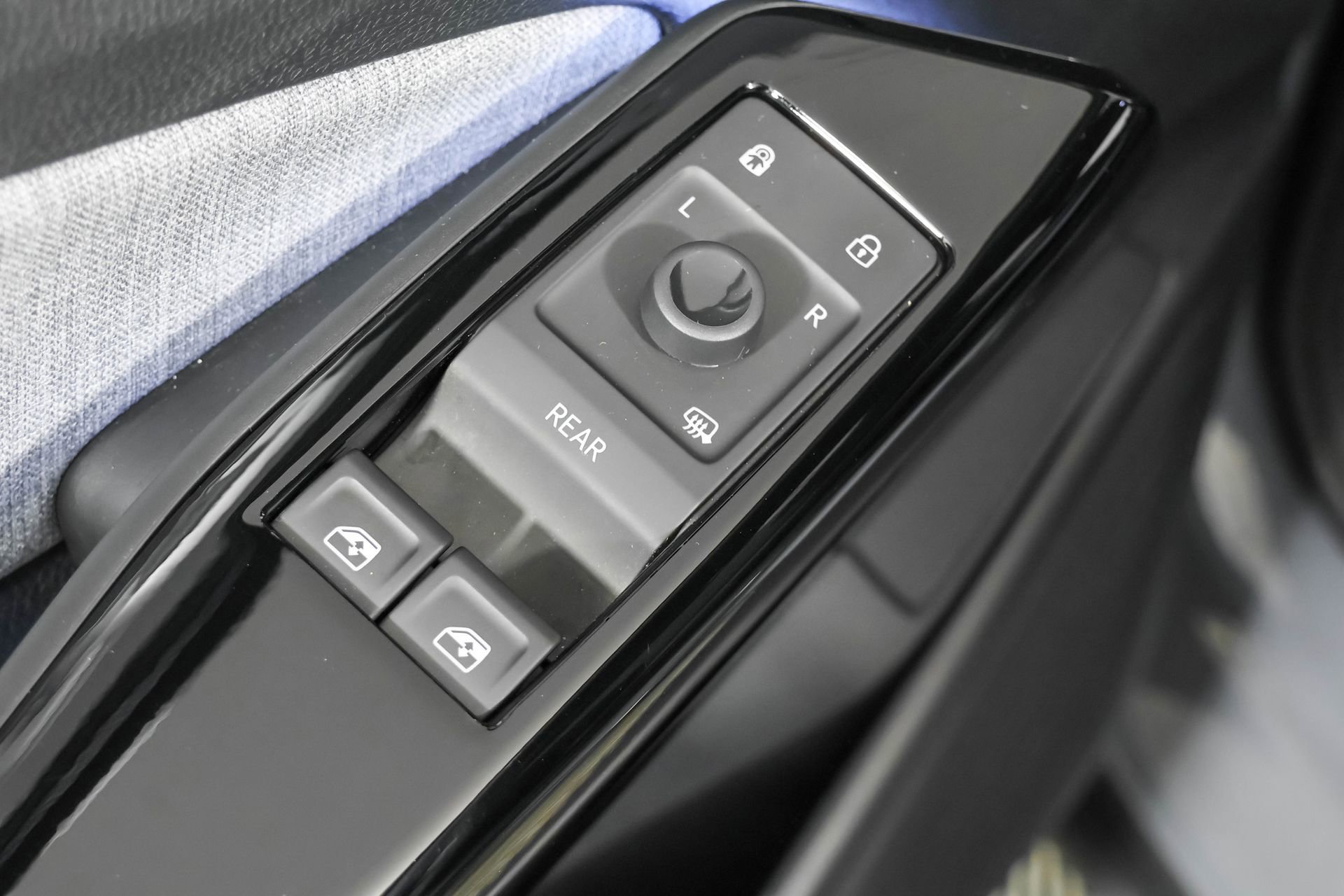 Certified 2023 Volkswagen ID.4 Pro AWD/4WD image 35