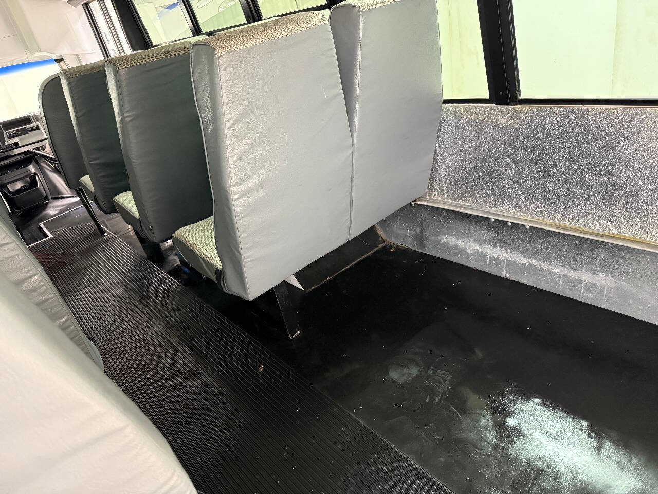 Used 2004 Chevrolet Express 3500 3500 2dr Commercial/Cutaway/Ch w/ School Bus Package image 30