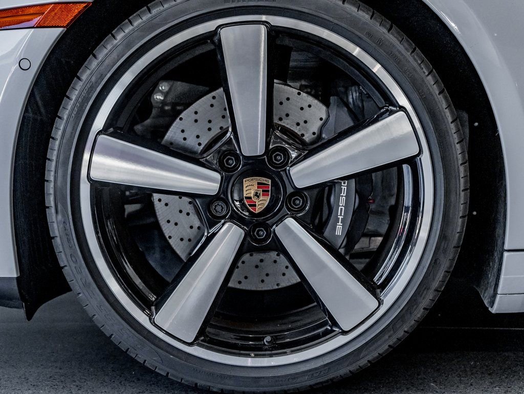 Certified 2025 Porsche 911 Carrera image 11