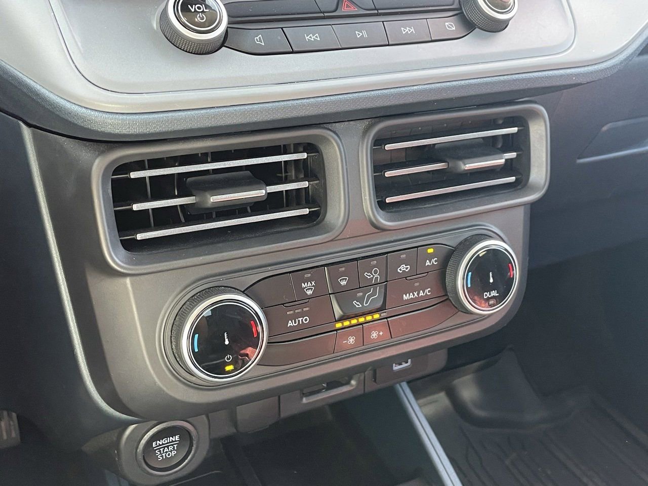 Used 2023 Ford Maverick Lariat w/ Black Appearance Package image 6