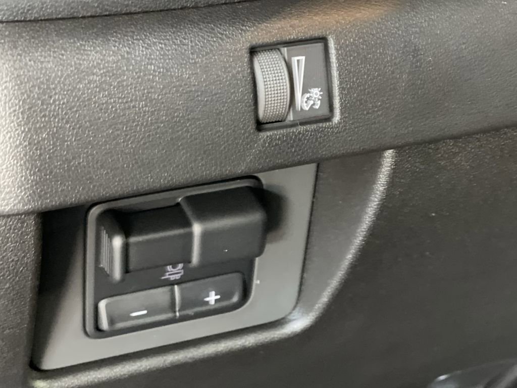 New 2026 GMC Canyon Elevation w/ Convenience Package image 17