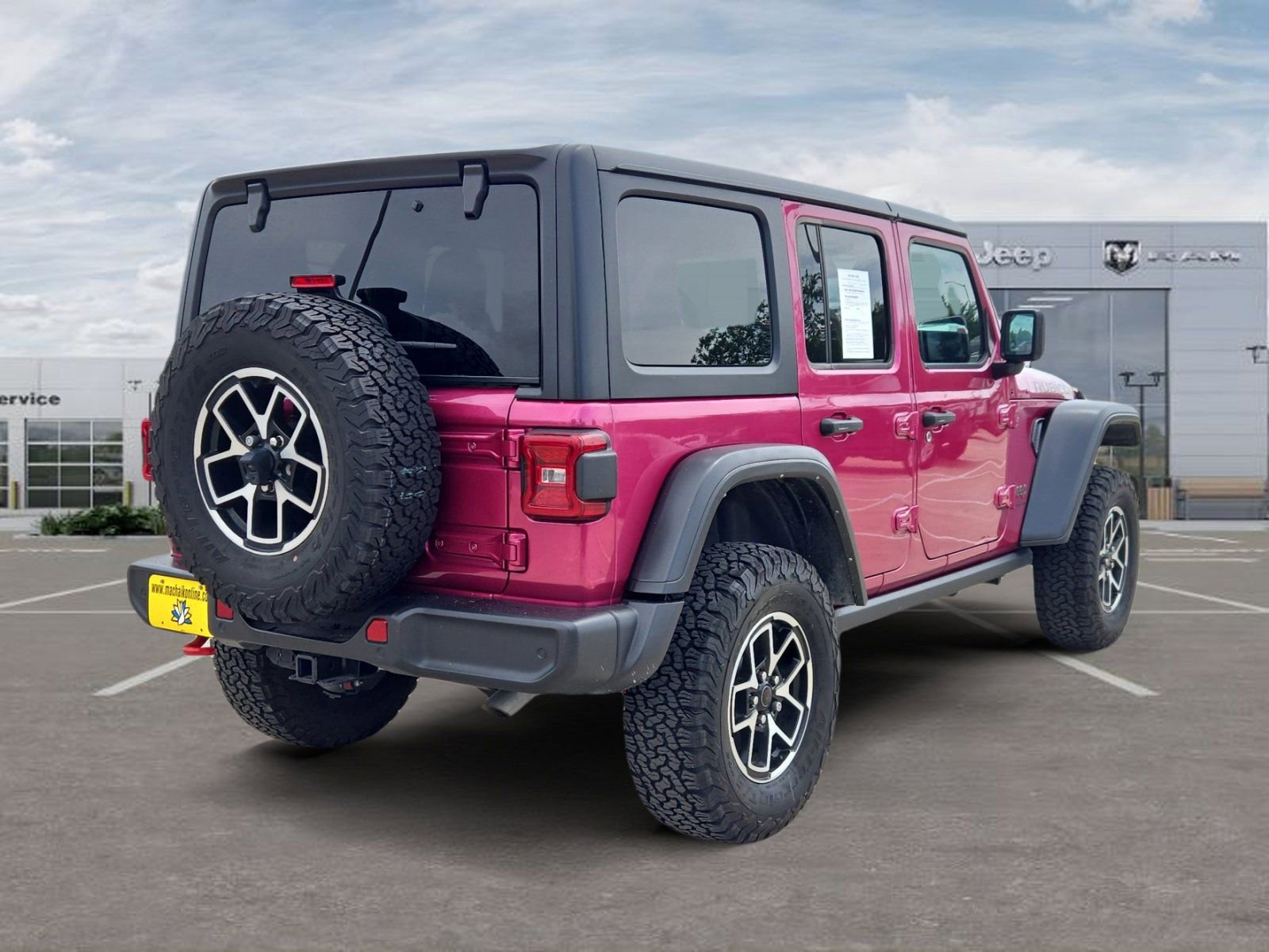 Used 2024 Jeep Wrangler Unlimited Rubicon w/ Safety Group AWD/4WD image 5