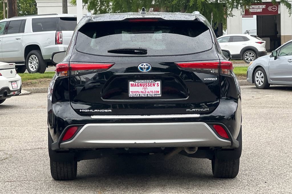 Used 2021 Toyota Highlander Platinum FWD image 4