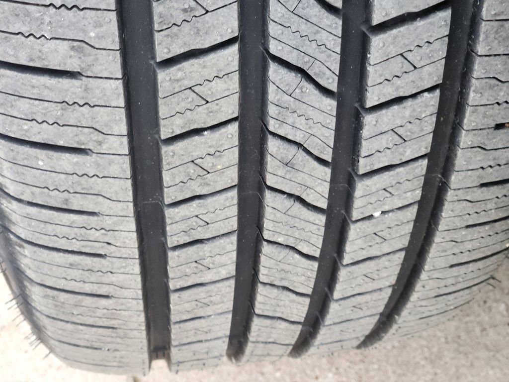 Used 2024 Cadillac Escalade ESV Sport Platinum w/ LPO, ONYX Package AWD/4WD image 11