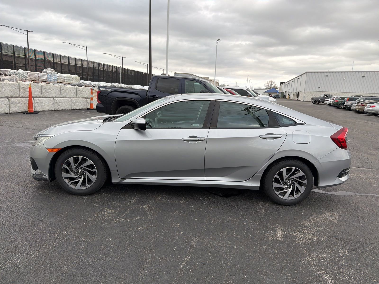 Used 2018 Honda Civic EX image 3