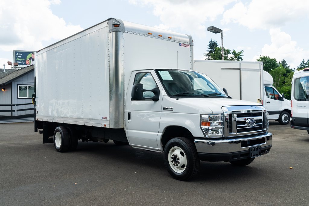 Used 2017 Ford E-450 and Econoline 450 Super Duty w/ Power Windows & Locks Group