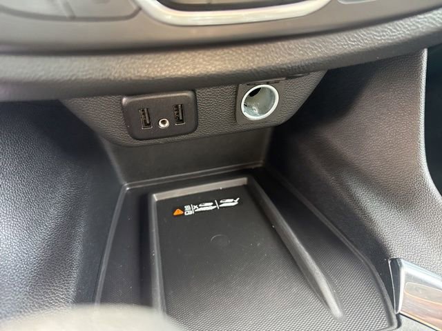 Used 2023 Chevrolet Traverse LT image 25