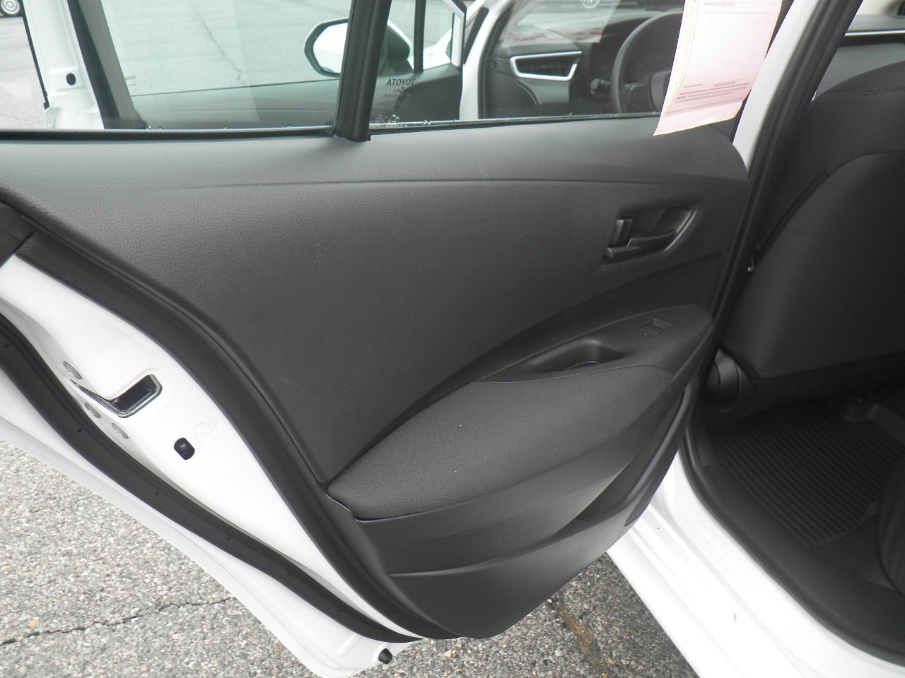 Used 2025 Toyota Corolla LE FWD image 18