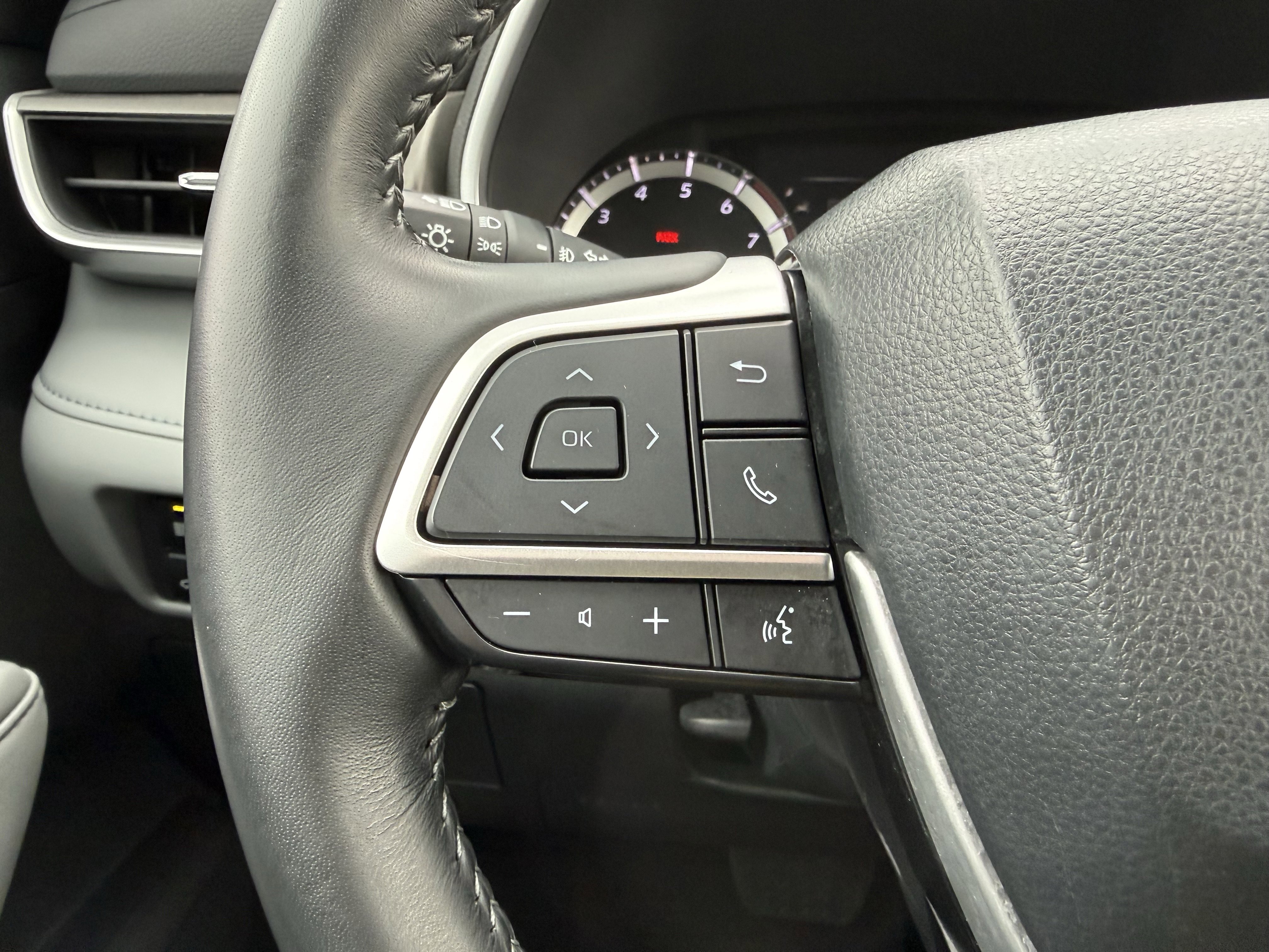 Used 2023 Toyota Highlander XLE image 26