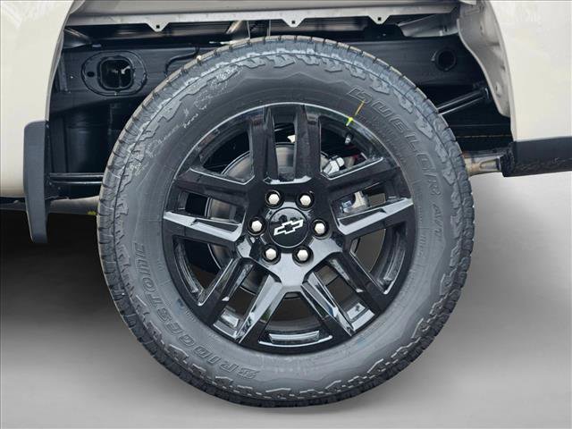 New 2026 Chevrolet Silverado 1500 Custom Trail Boss w/ LPO, Dark Essentials Package AWD/4WD image 11