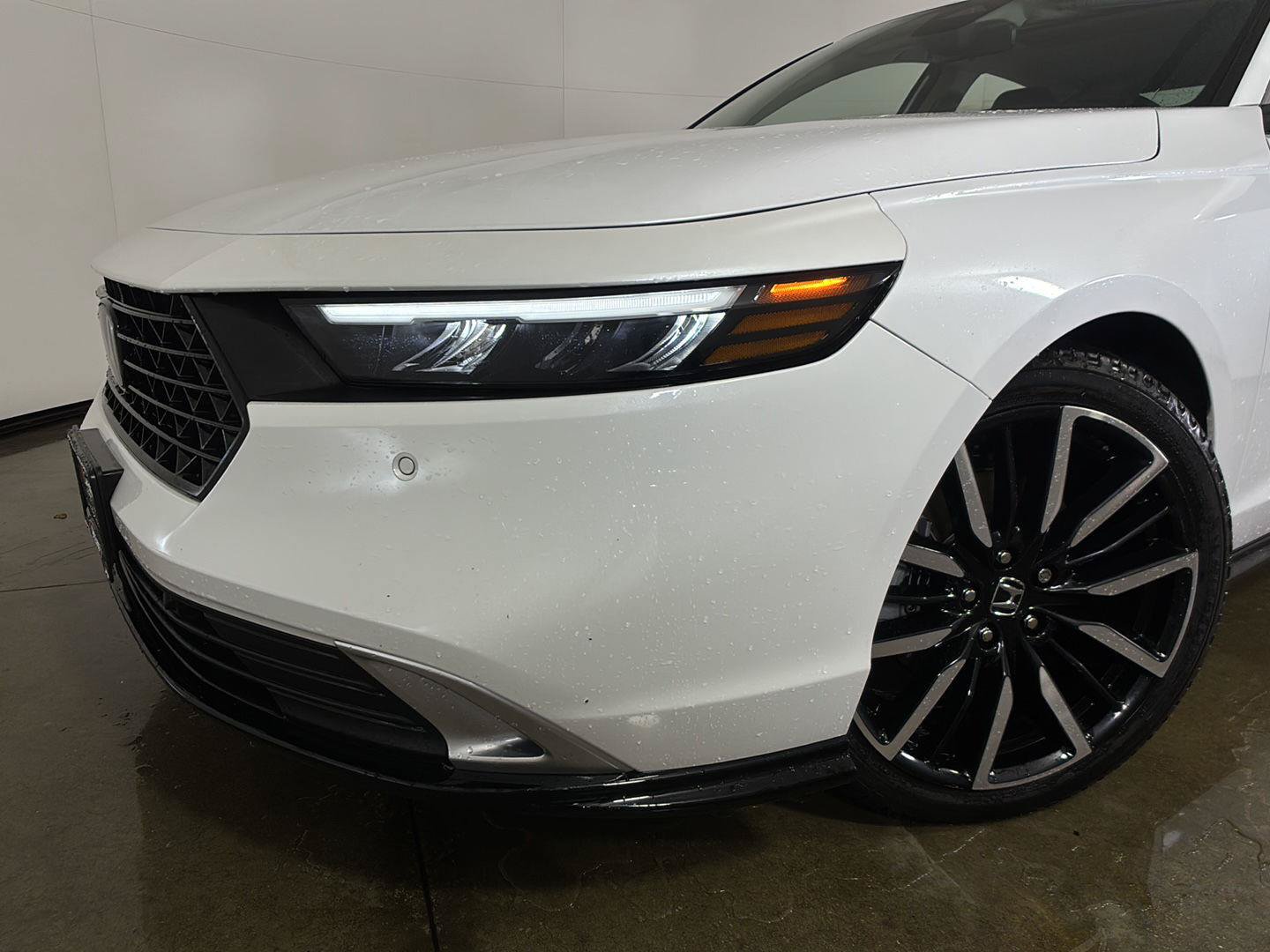 Used 2023 Honda Accord Touring image 5