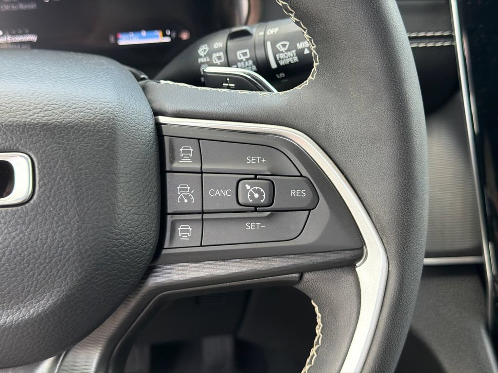 Used 2024 Jeep Grand Cherokee Altitude AWD/4WD image 26