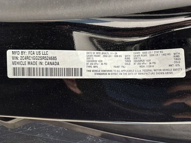 Certified 2025 Chrysler Pacifica Limited image 41