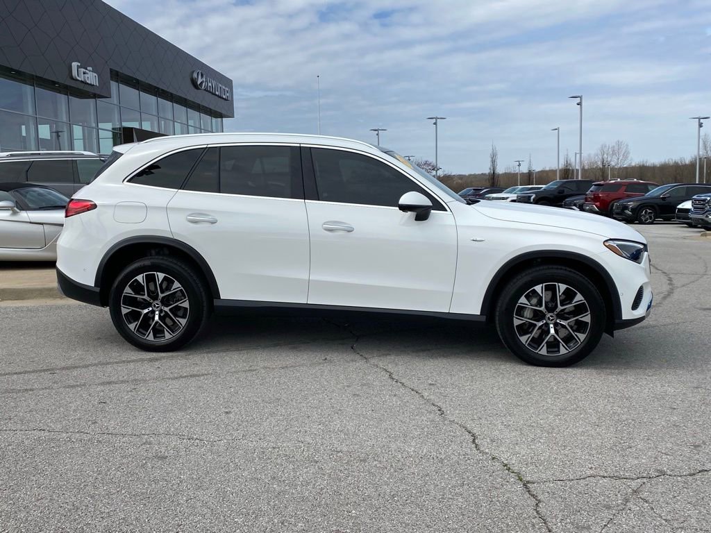 Used 2025 Mercedes-Benz GLC 350e 4MATIC image 9