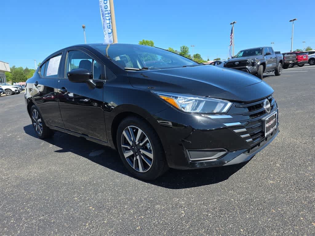 Used 2023 Nissan Versa SV FWD image 5