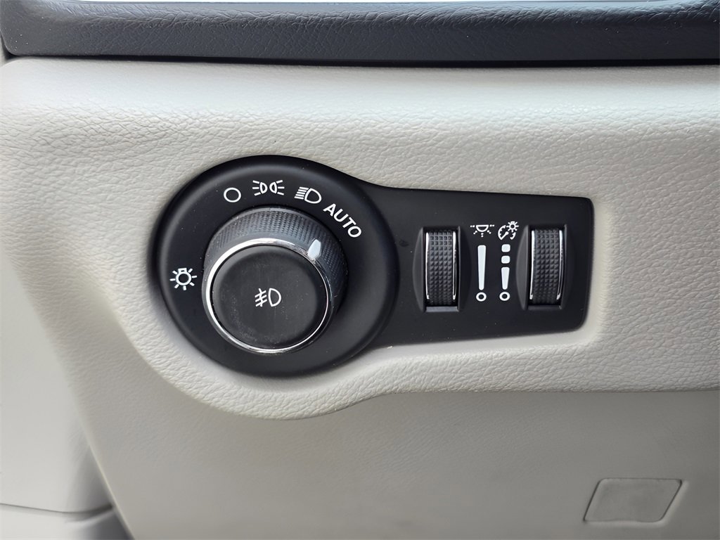 Used 2019 Chrysler Pacifica Touring-L Plus w/ Advanced Safetytec Group image 25