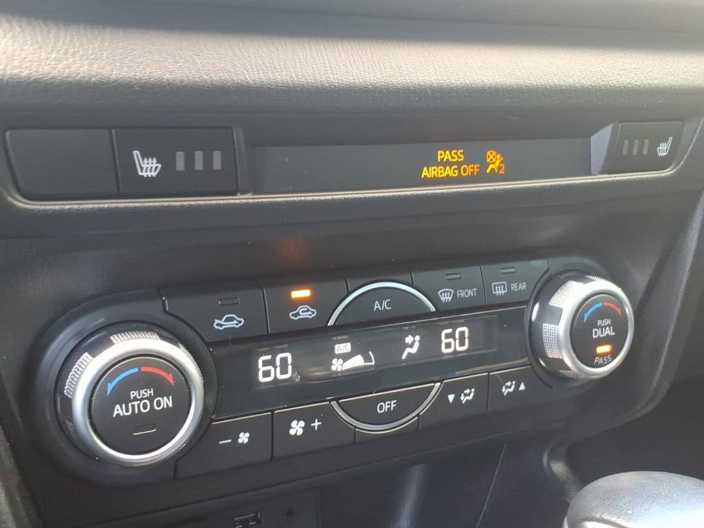 Used 2018 MAZDA MAZDA3 Touring image 12
