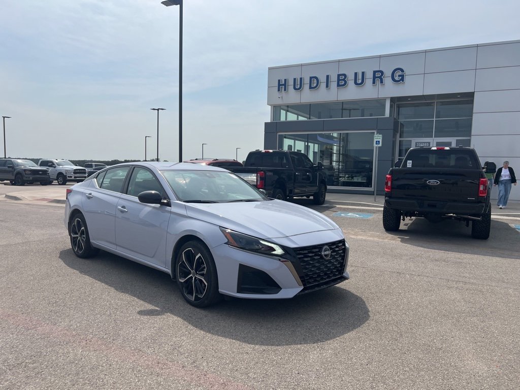 Used 2025 Nissan Altima 2.5 SR
