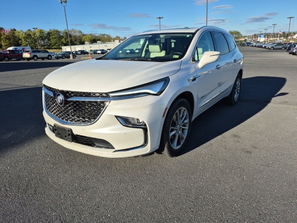 Used 2024 Buick Enclave Avenir image 1