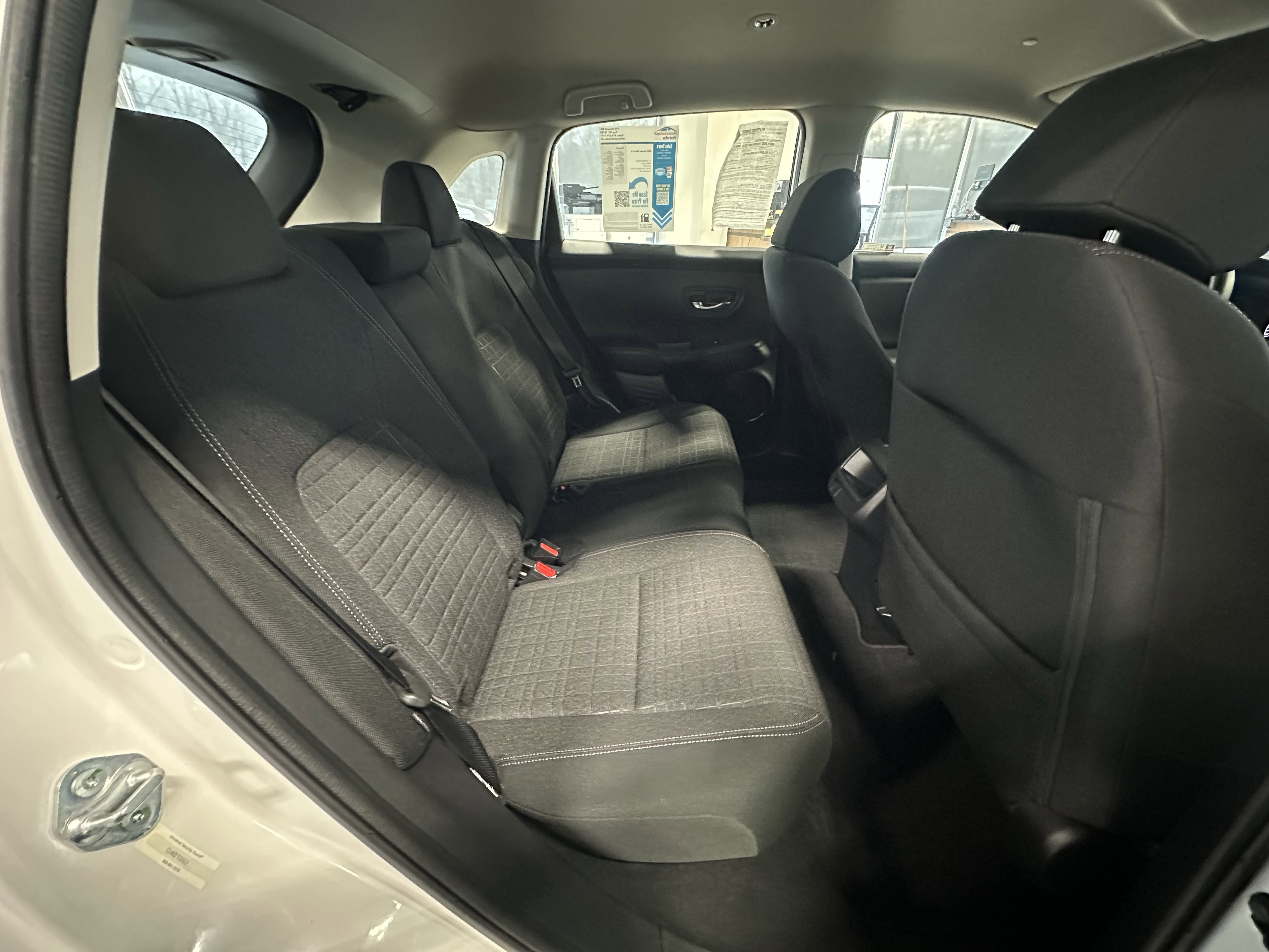 Used 2023 Honda HR-V LX image 19