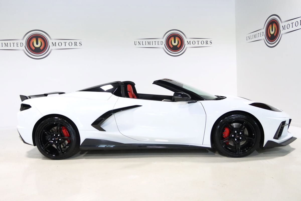 Used 2024 Chevrolet Corvette Stingray Premium Conv w/ Z51 Performance Package RWD image 35